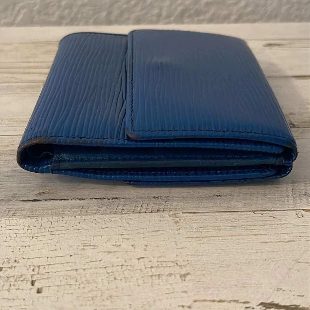 Louis Vuitton Blue Epi Bifold Wallet.